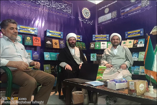 گزارش تصویری/ بازدید دکتر فرمانیان از غرفه انتشارات مجمع جهانی اهل بیت(ع) در نمایشگاه کتاب تهران